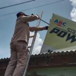 Kangkangi Perbup, Bapenda Tanbu Copot Reklame Tak Berijin